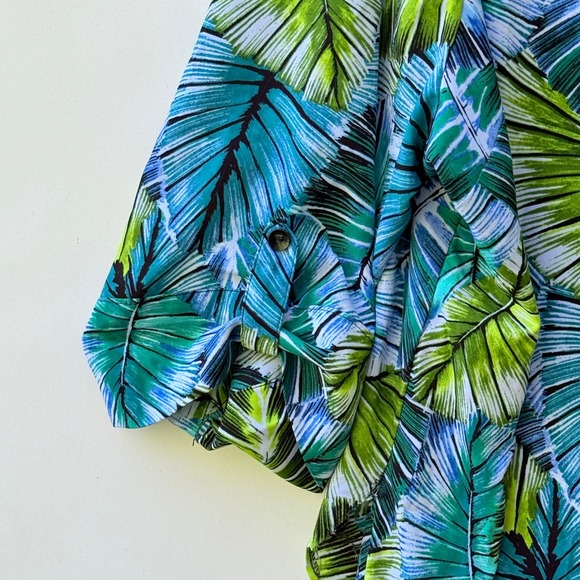 Catherines Womens 3X 26/28W Tropical Palm Leaf Print Roll Tab 3/4 Sleeve Shirt - Picture 4 of 7